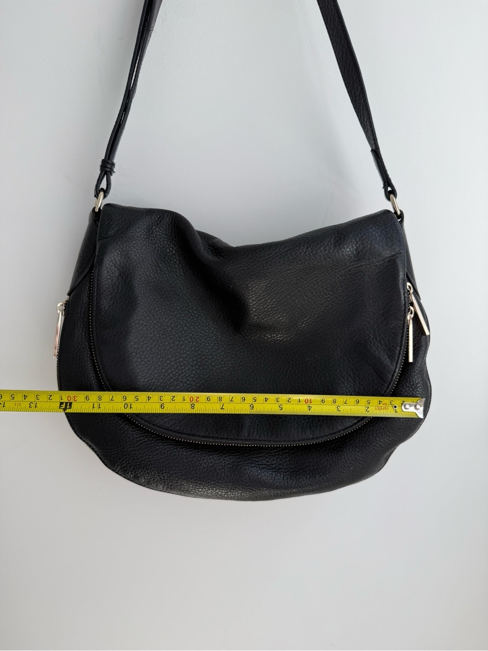 Danier Black Pebbled Leather Foldover Crossbody / Hobo Shoulder Bag - Picture 9 of 10